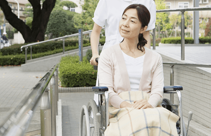 ［介護］要介護高齢者の自宅療養、特別訪問看護指示書の交付が可能　厚労省